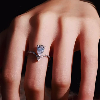 ORRO Gabriella Tear-drop Ring (1.00ct)